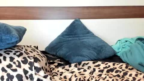 00ingrid00 online show from 8, 1, 2025