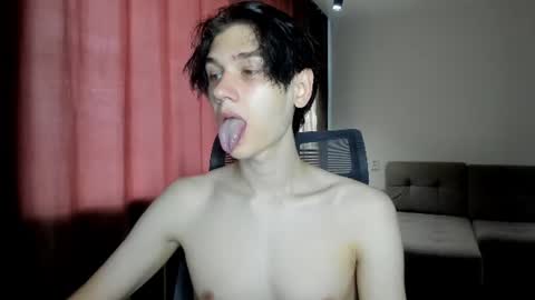 Snapshot of 0verlandd chatting on 5, 7, 2026 Adam online show from 5, 7, 2026