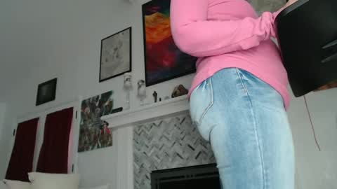 Aurora Willows online show from 18, 2, 2025