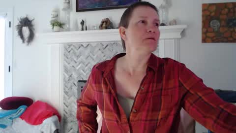 Aurora Willows online show from 25, 4, 2026