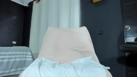 kim 04suarez online show from 11, 1, 2025