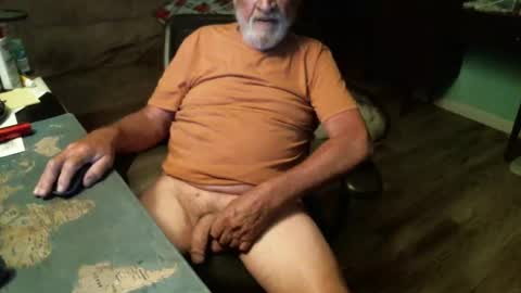 Snapshot of 1handyanddee chatting on 6, 4, 2026 1handyanddee online show from 6, 4, 2026