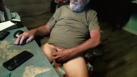 Snapshot of 1handyanddee chatting on 13, 4, 2026 1handyanddee online show from 13, 4, 2026