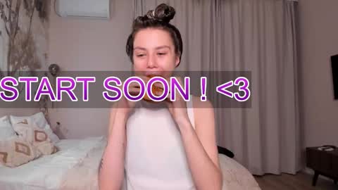 Lily 3 online show from 4, 11, 2025