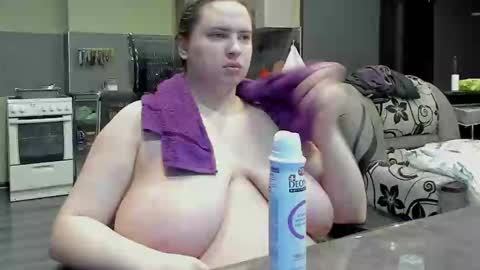 1LINDSEY1 online show from 3, 3, 2025