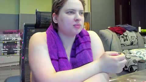 1LINDSEY1 online show from 4, 11, 2025