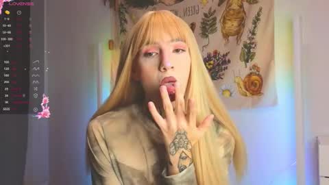 Snapshot of 1lola4ka chatting on 20, 9, 2025 Michelle online show from 20, 9, 2025