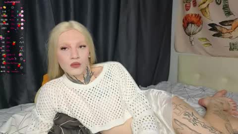 Snapshot of 1lola4ka chatting on 17, 11, 2025 Michelle online show from 17, 11, 2025