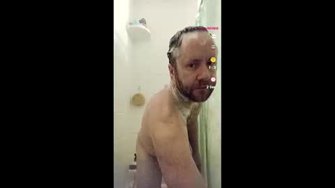 Snapshot of 1machine1guy chatting on 21, 10, 2025 Clay online show from 21, 10, 2025