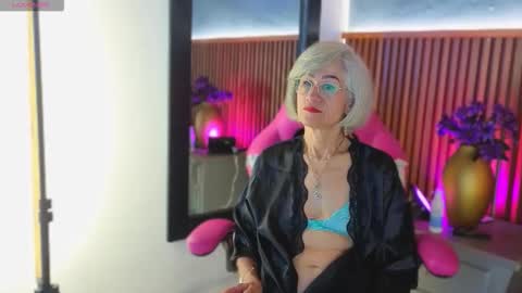 Snapshot of 1miss_monserrate chatting on 11, 5, 2026 Miss Monserrate online show from 11, 5, 2026