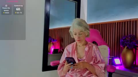 Snapshot of 1miss_monserrate chatting on 1, 6, 2026 Miss Monserrate online show from 1, 6, 2026