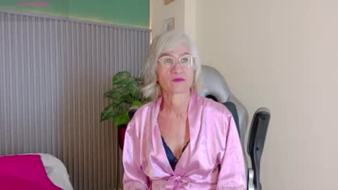 Snapshot of 1miss_monserrate chatting on 1, 8, 2026 Miss Monserrate online show from 1, 8, 2026