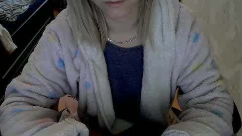 1your_hot_girls online show from 4, 12, 2024