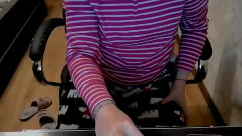 1your_hot_girls online show from 21, 10, 2025