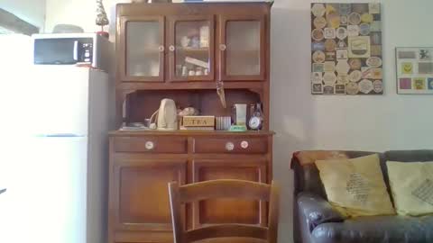 22esserre online show from 15, 9, 2025