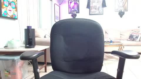 Snapshot of 2dirtyhillbillies chatting on 3, 5, 2026 ThrillBilly online show from 3, 5, 2026