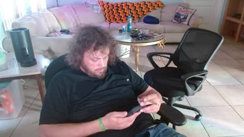 Snapshot of 2dirtyhillbillies chatting on 22, 5, 2026 ThrillBilly online show from 22, 5, 2026