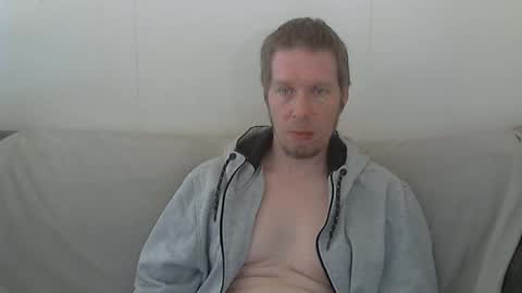 2small4you83 online show from 27, 4, 2026