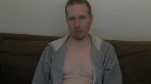 Snapshot of 2small4you83 chatting on 9, 6, 2026 2small4you83 online show from 9, 6, 2026