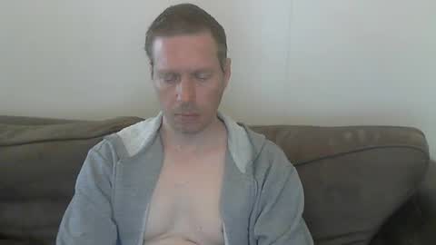 Snapshot of 2small4you83 chatting on 18, 6, 2026 2small4you83 online show from 18, 6, 2026