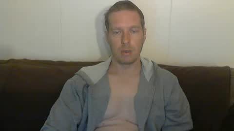 Snapshot of 2small4you83 chatting on 20, 6, 2026 2small4you83 online show from 20, 6, 2026