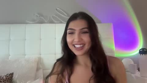 Snapshot of 3hole chatting on 15, 10, 2025 Venus Raee online show from 15, 10, 2025