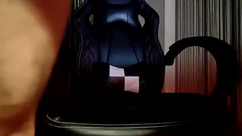 1 online show from 9, 10, 2025