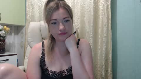 3sweetcandy3 online show from 9, 5, 2026