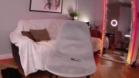 Loren Wood online show from 25, 2, 2025