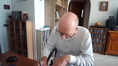  Papi  online show from 24, 4, 2026