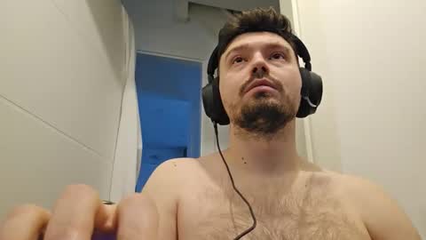 8inchdude93 online show from 25, 4, 2026