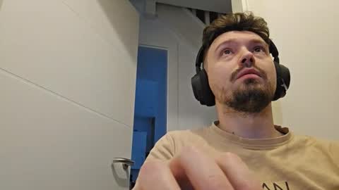 8inchdude93 online show from 26, 4, 2026