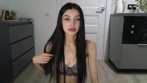 Snapshot of 9west chatting on 1, 5, 2026 KARINA online show from 1, 5, 2026