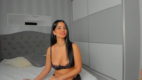 Snapshot of _adelle chatting on 12, 1, 2025 Adelle online show from 12, 1, 2025