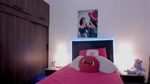 _alana_grey_ online show from 22, 4, 2026