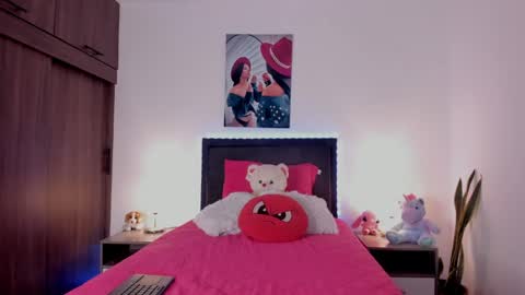 _alana_grey_ online show from 25, 4, 2026