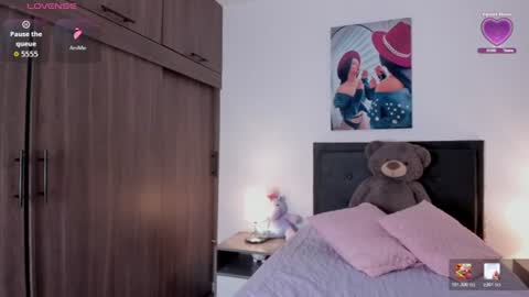 _alana_grey_ online show from 7, 7, 2026