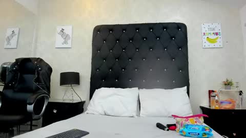 Snapshot of _alana_johnson chatting on 1, 5, 2026 _alana_johnson online show from 1, 5, 2026