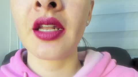 Snapshot of _antomouth_paradise chatting on 4, 7, 2026 antonia online show from 4, 7, 2026