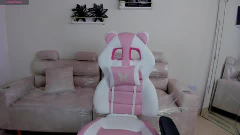    online show from 23, 4, 2026