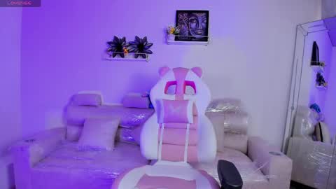    online show from 25, 4, 2026