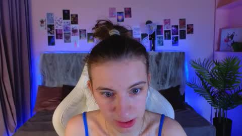 _ash_leyy_ online show from 25, 10, 2025
