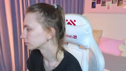 _ash_leyy_ online show from 26, 4, 2026