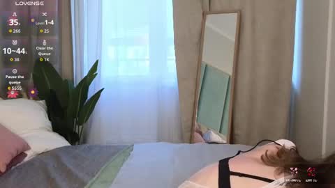 _ash_leyy_ online show from 2, 7, 2026