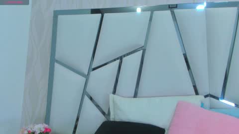 Aura online show from 9, 2, 2025