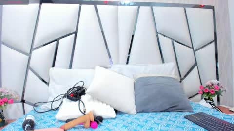 Aura online show from 19, 9, 2025