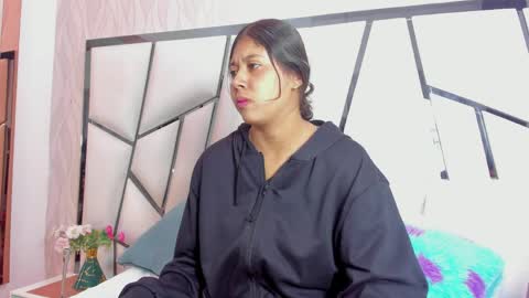 Aura online show from 27, 4, 2026