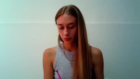 _aurora_sweet online show from 13, 9, 2025