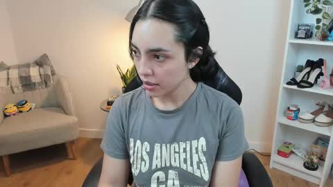 Bella Evans online show from 13, 2, 2025