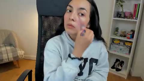 Bella Evans online show from 12, 6, 2026